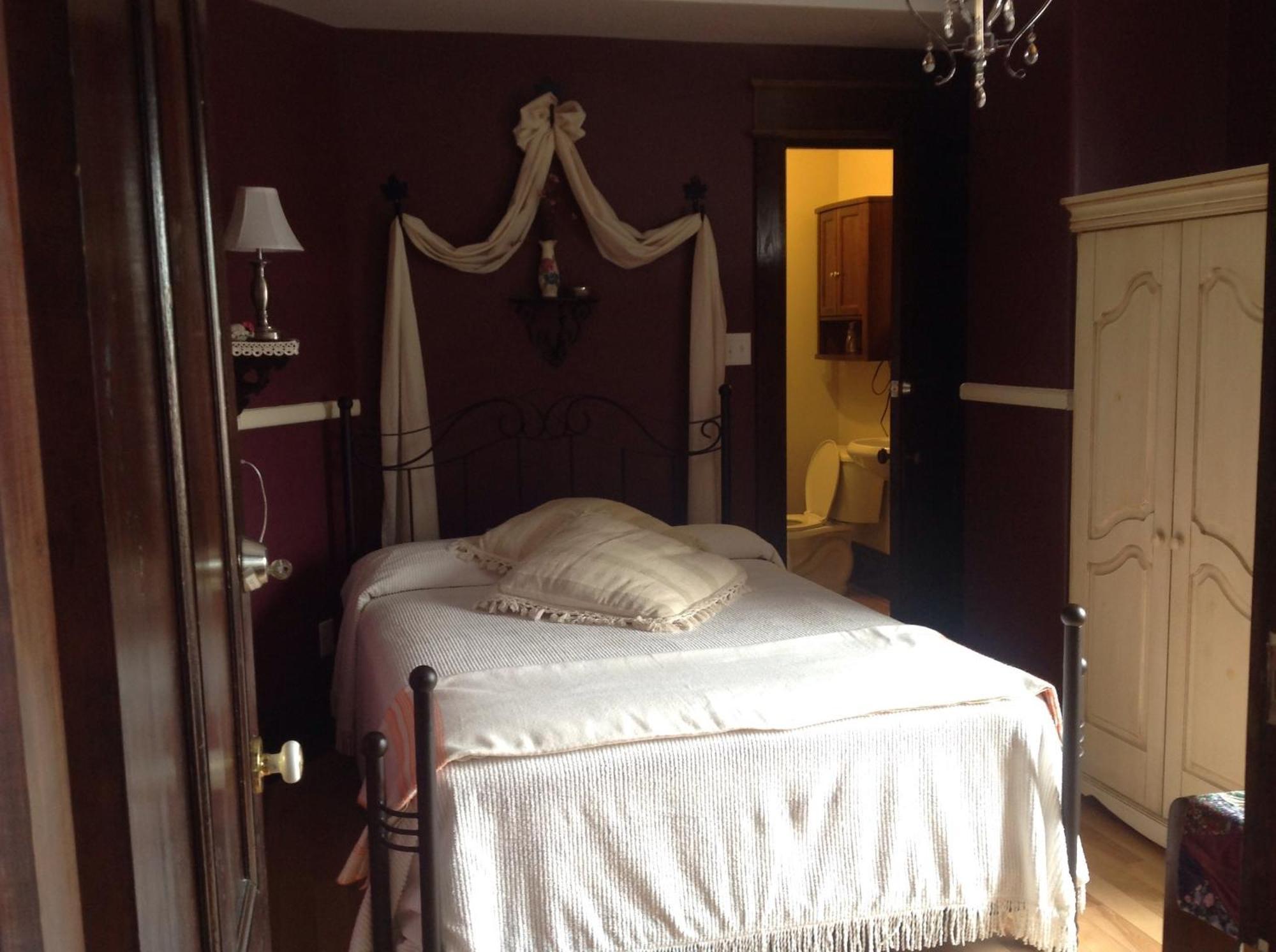 Maison Mckenzie House Campbellton Room photo