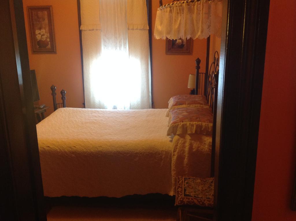 Maison Mckenzie House Campbellton Room photo